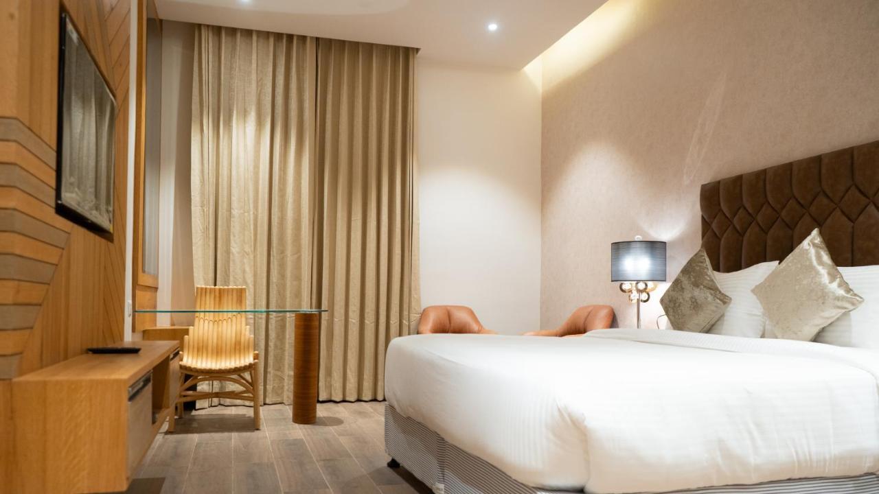 Clarks Inn Suites Kangra Exterior foto
