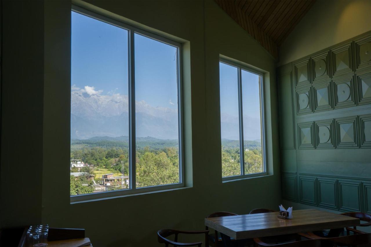 Clarks Inn Suites Kangra Exterior foto