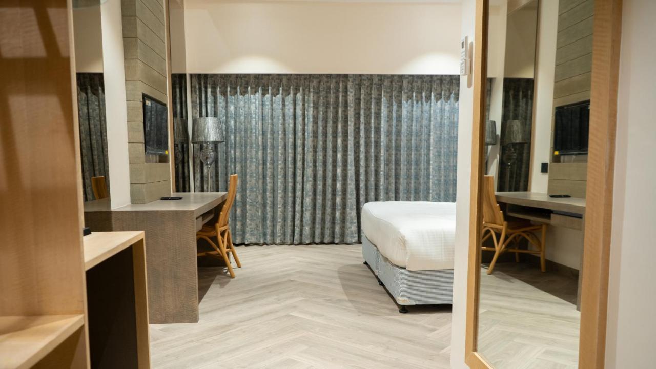 Clarks Inn Suites Kangra Exterior foto